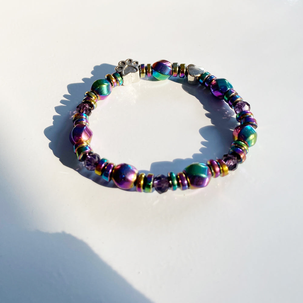 Magnetische armband met pootjesbedel