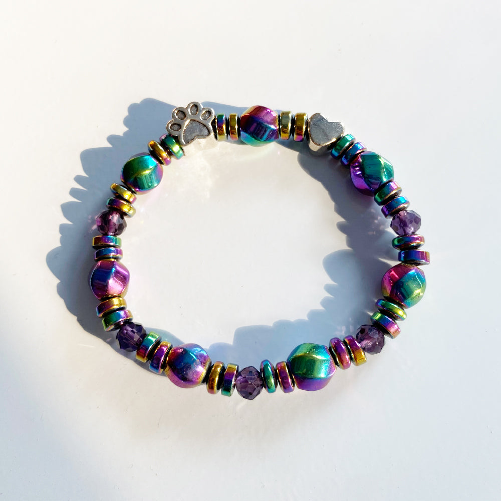 Magnetische armband met pootjesbedel