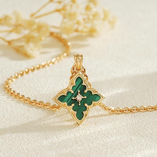 Smaragd klavertje hanger ketting | goudkleurig