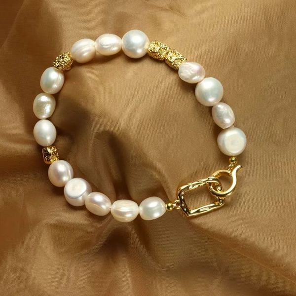 Armband met barokke zoetwaterparels