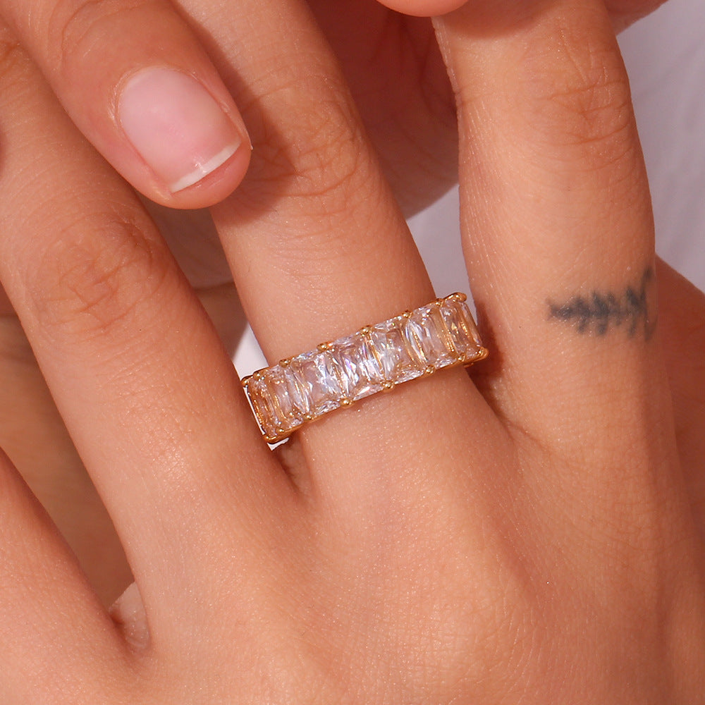 Sanna ring met diamantlook steentjes
