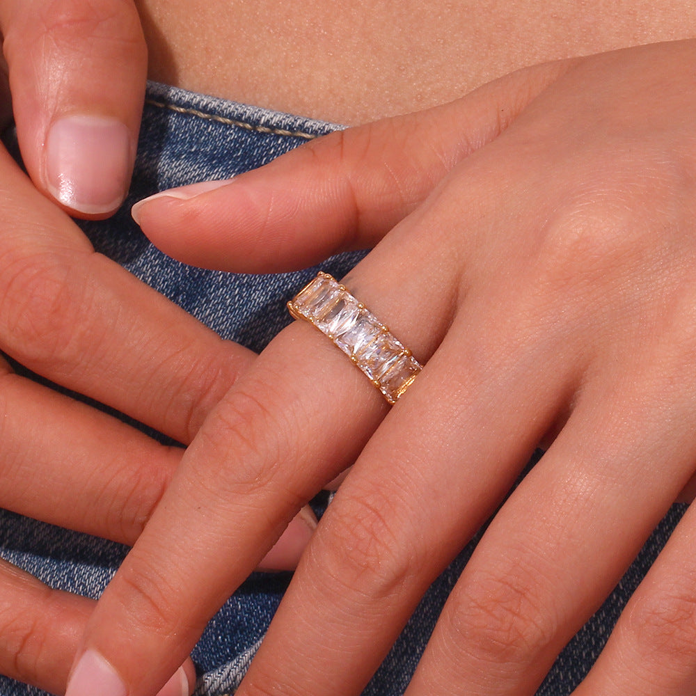 Sanna ring met diamantlook steentjes
