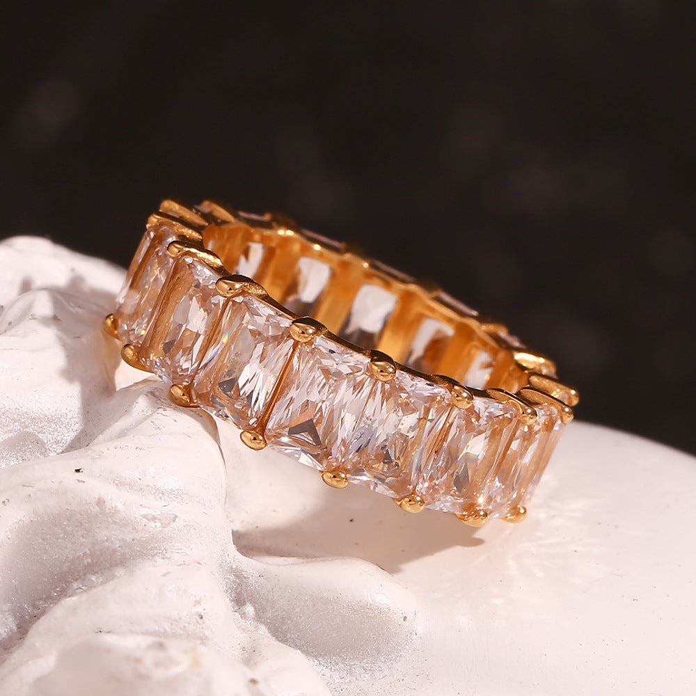 Sanna ring met diamantlook steentjes