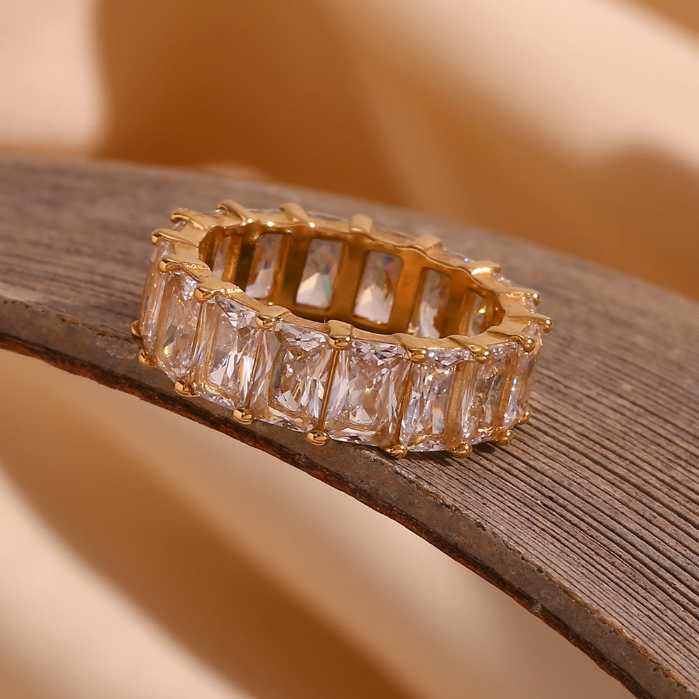 Sanna ring met diamantlook steentjes
