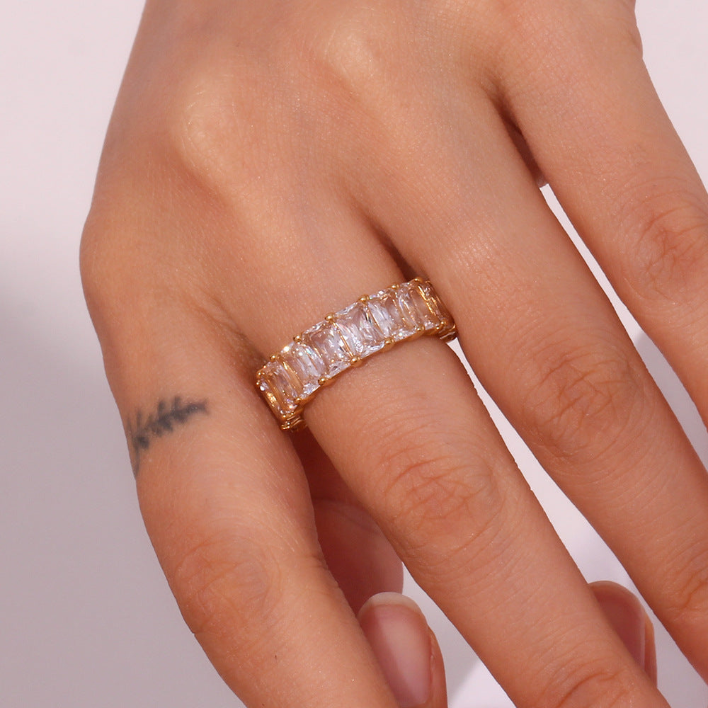 Sanna ring met diamantlook steentjes