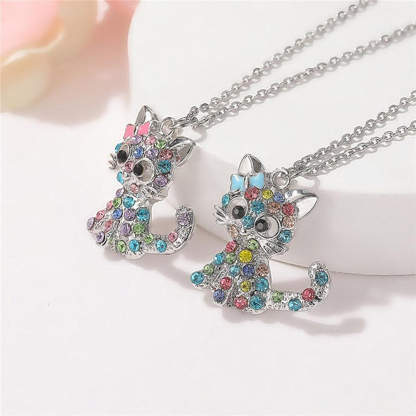 Zilverkleurige ketting met kitten en gekleurde zirkonia