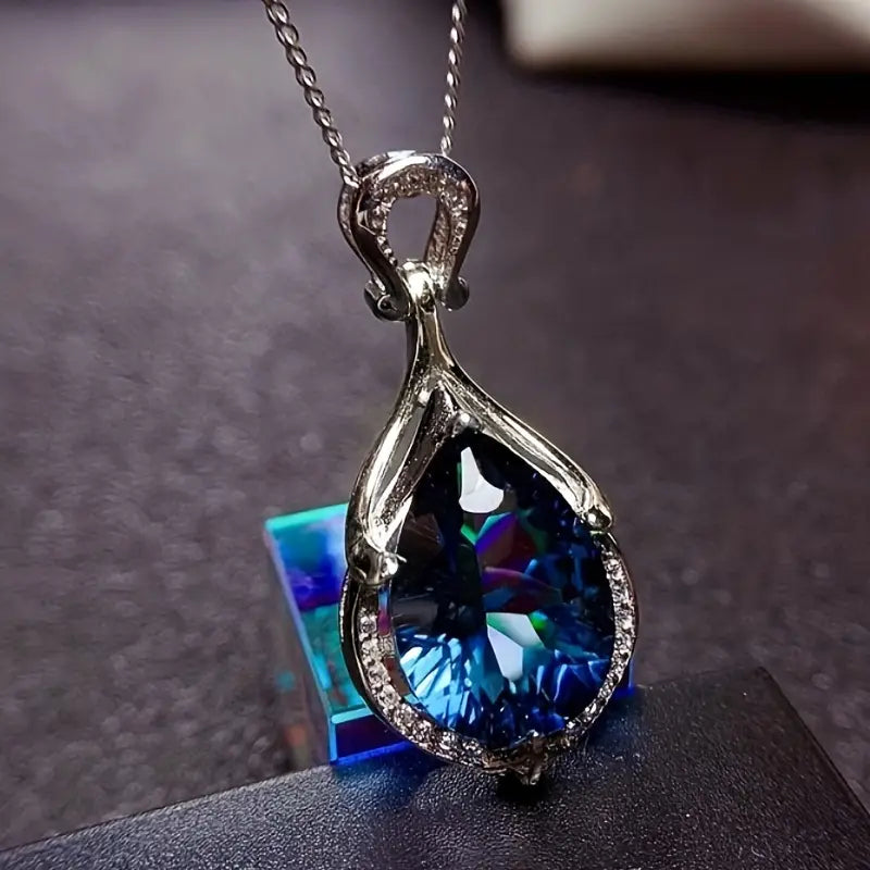 Zilverkleurige saffier druppelketting