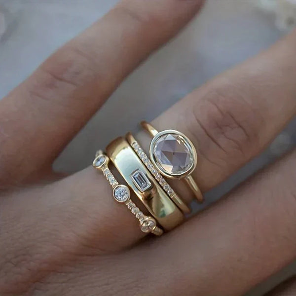 Vintage goudkleurige ringenset met zirkonia | goudkleurig