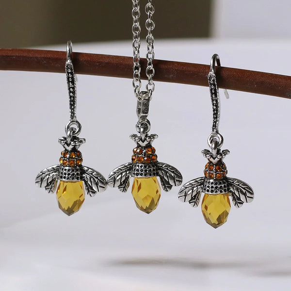 Vintage bij-set: ketting & oorbellen