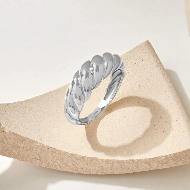Croissant ring | witgoudkleurig