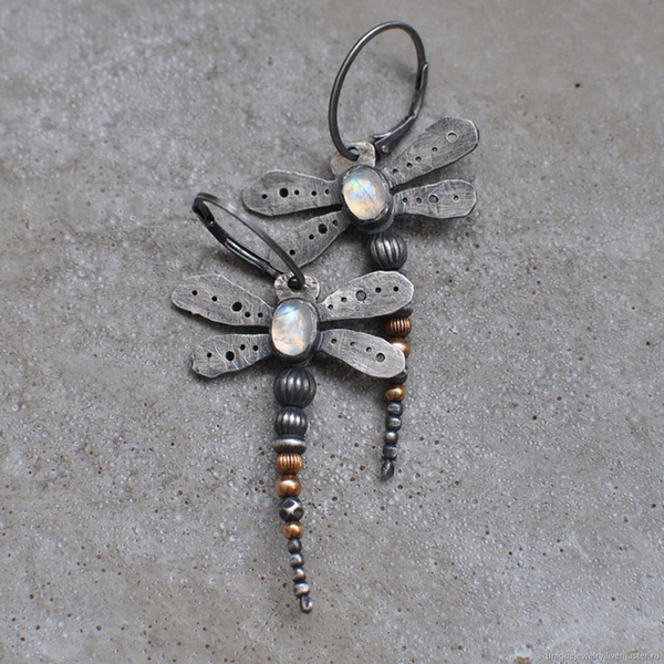 Vintage libelle-oorbellen met maansteen