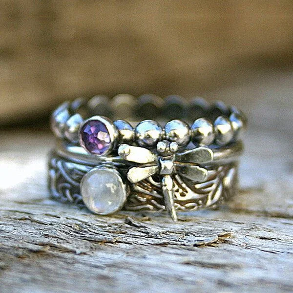 Vintage libellering met paarse zirkonia