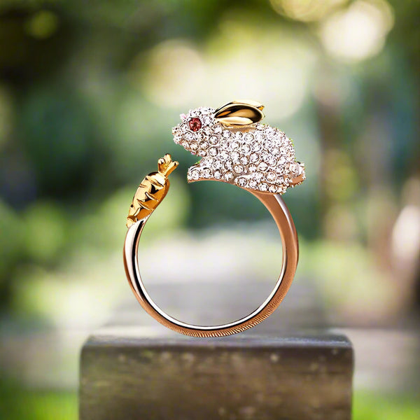 Unieke verstelbare zilveren ring met konijn en wortel van kristal
