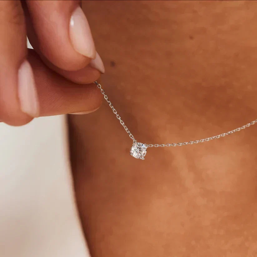 Cléa ketting met steentje | witgoudkleurig